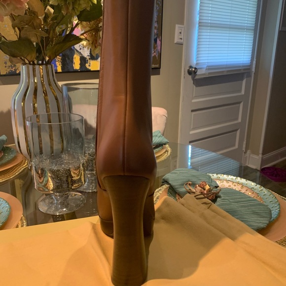 MK signature Collection Emmy Runway boots - Picture 2 of 4